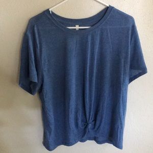 blue short sleeve shirt